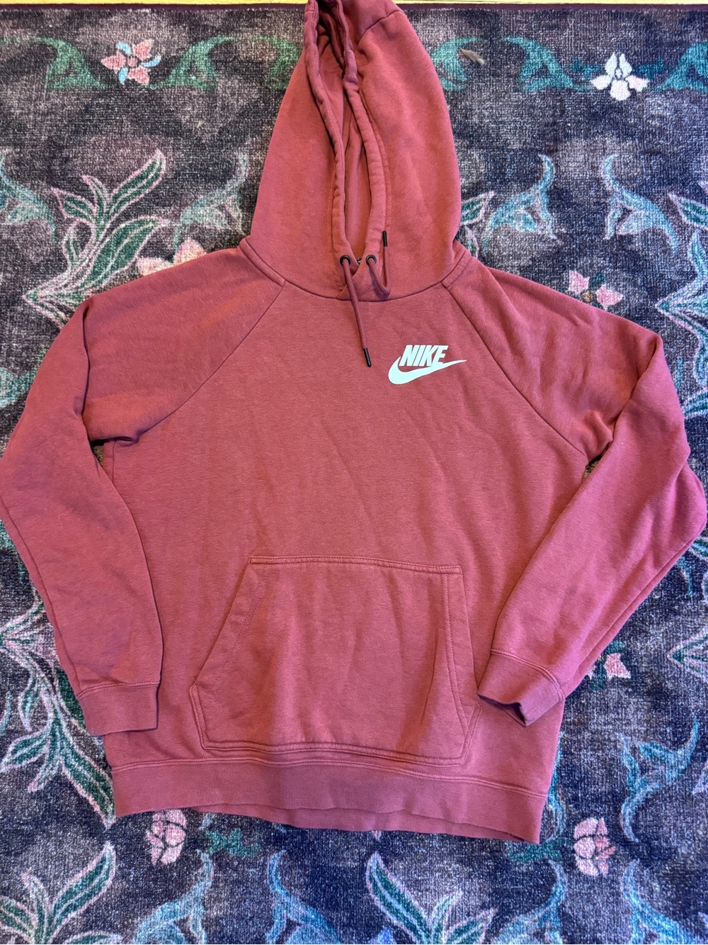 Nike Women’s Rust Colored Classic Hoodie Sweatshirt Size Medium